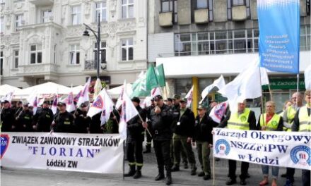 PROTEST FEDERACJI ZWIĄZKÓW ZAWODOWYCH SŁUŻB MUNDUROWYCH WOJEWÓDZTWA ŁÓDZKIEGO